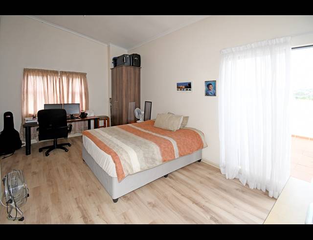 3 BEDROOM APARTMENT FOR SALE IN SUNNINGHILL